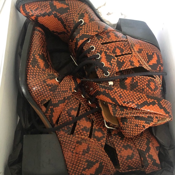 Chloe Rylee Boots - Picture 6 of 9